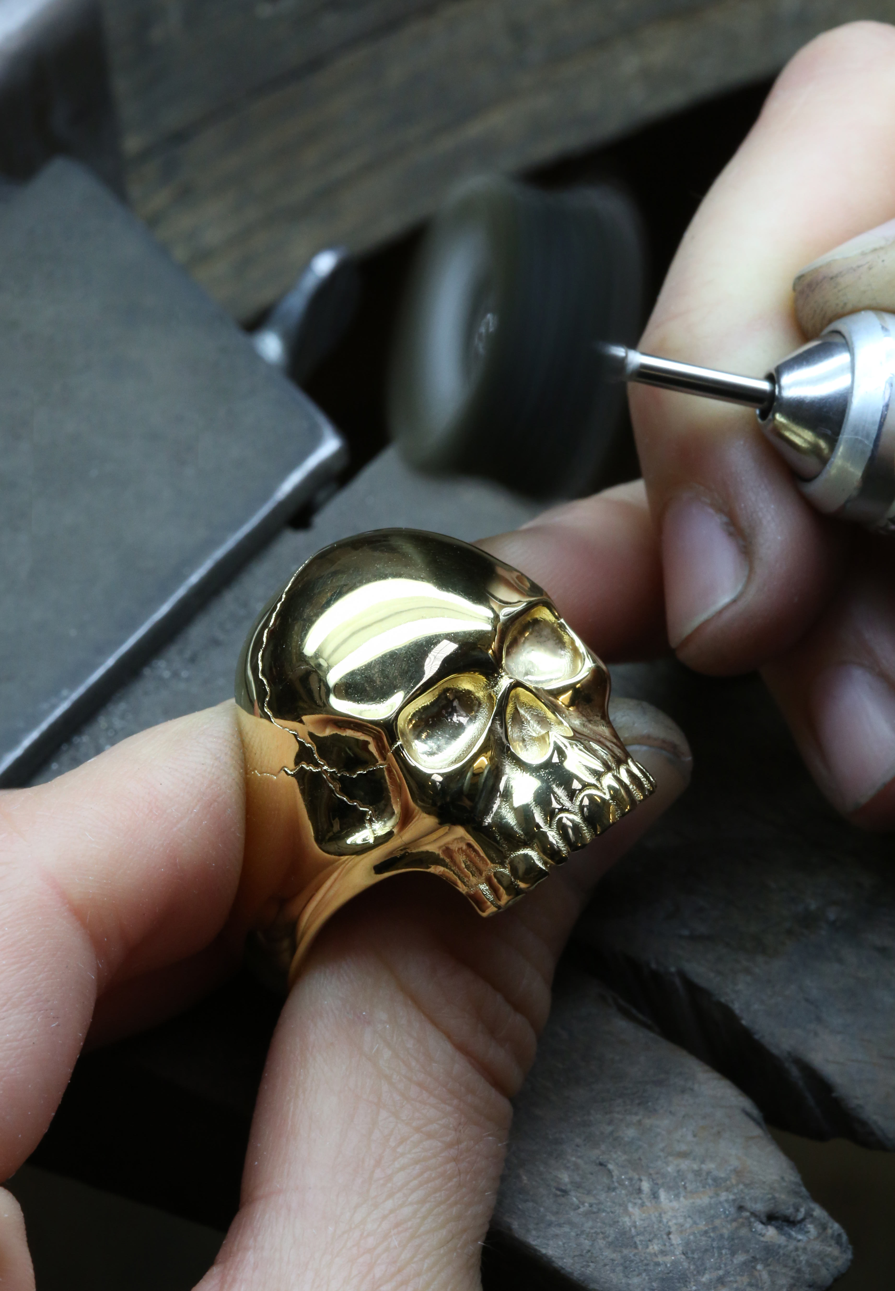 Keith richards not hot sale wearing skull ring